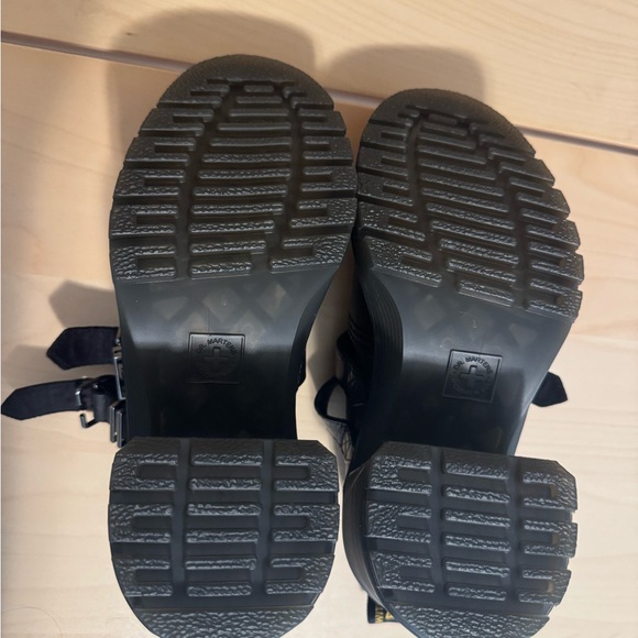 Dr. Martens EVIEE SENDAL LEATHER HEELED SHOES - Picture 6 of 7